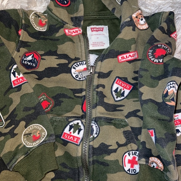 ✨ Rare Levi’s Camo Patch Hoodie 2T | Limited Edition | Worn Once - Picture 5 of 10